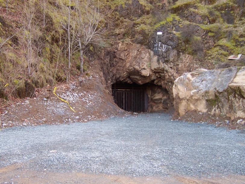 Hawver Cave
Auburn SRA on Quarry Trail
Keywords: Hawver Cave,Auburn SRA,Quarry Trail
