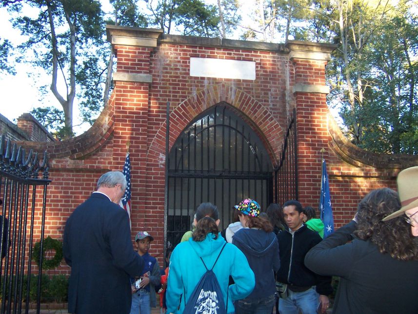 Mount Vernon - Pic10
This is George Washington's grave site.
Keywords: Mount Vernon